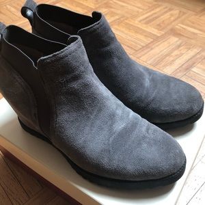 Naturalizer- Darena Wedge Booties Grey Suede 7.5W
